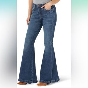 Wrangler Woman’s Retro High Rise Trumpet Bell Flare Jean